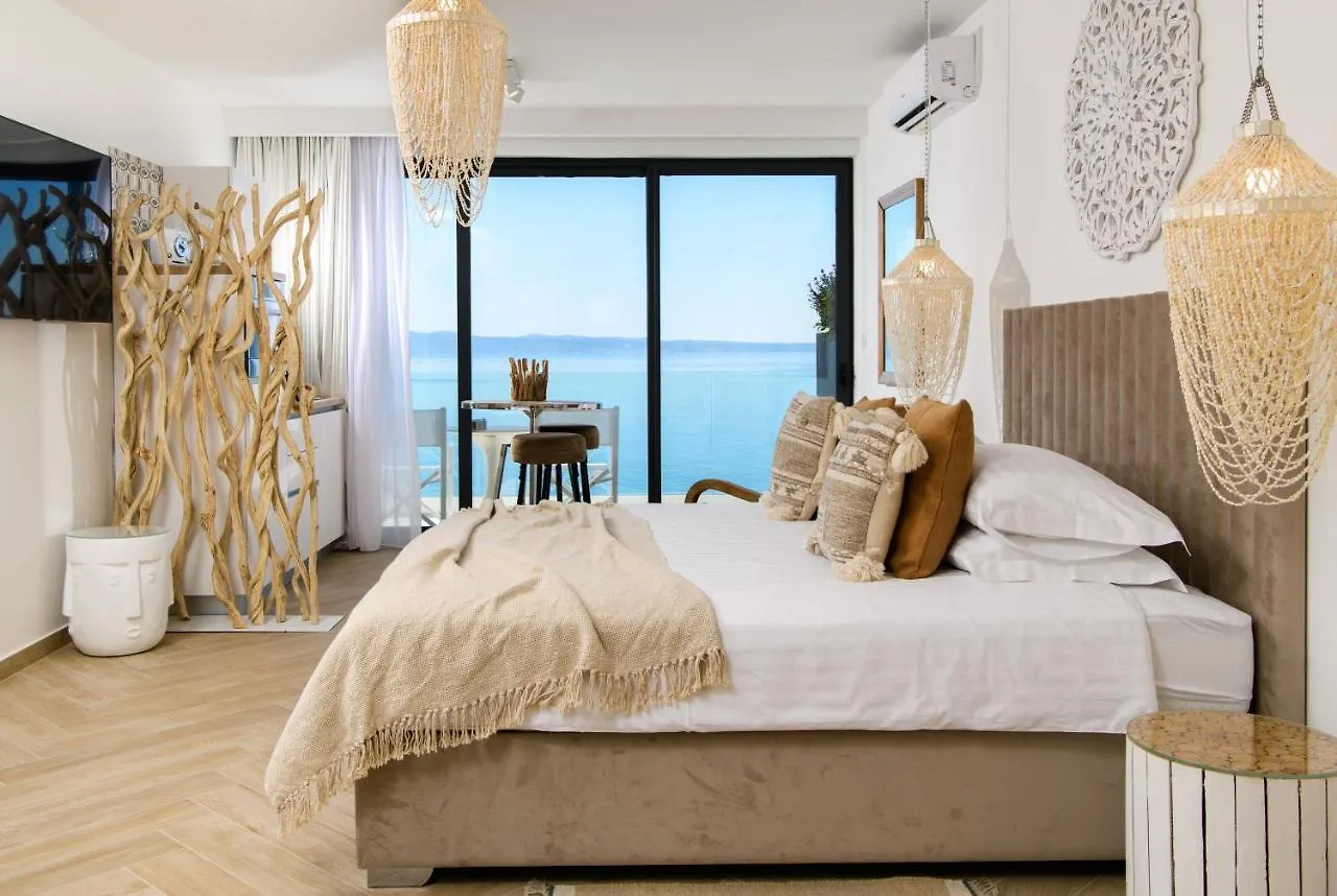 Gallery Luxury Suites & Rooms-Only Adults 0*, Split