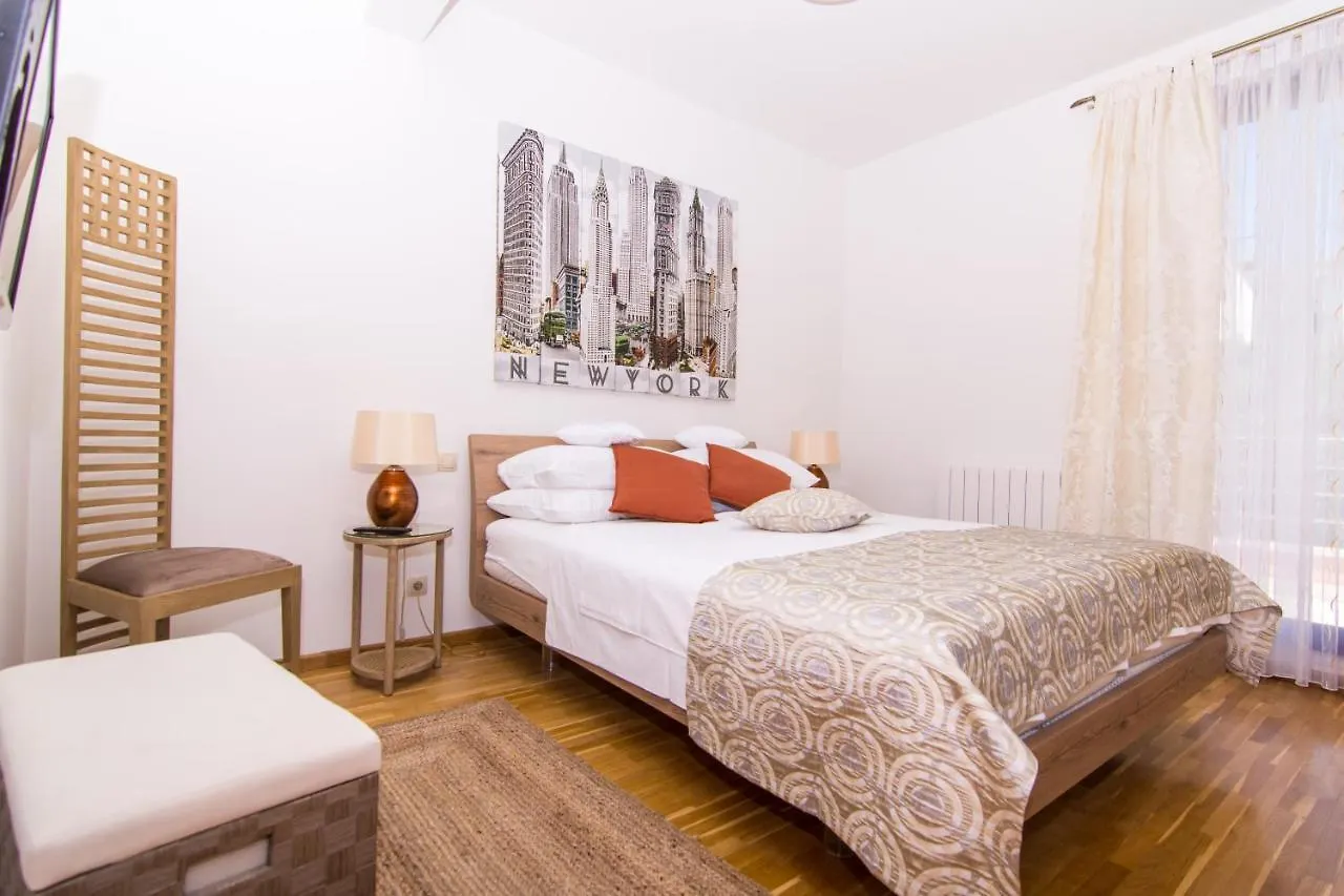Gallery Luxury Suites & Rooms-Only Adults