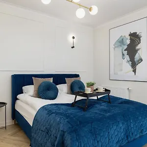 https://elegant-studio-szpakowa-10-with-2-parking-spaces.krakowhotelspoland.com