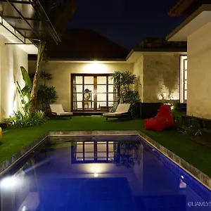 https://villa-nicola.hotelsseminyak.net