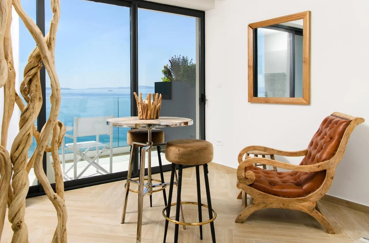 Gallery Luxury Suites & Rooms-Only Adults Split