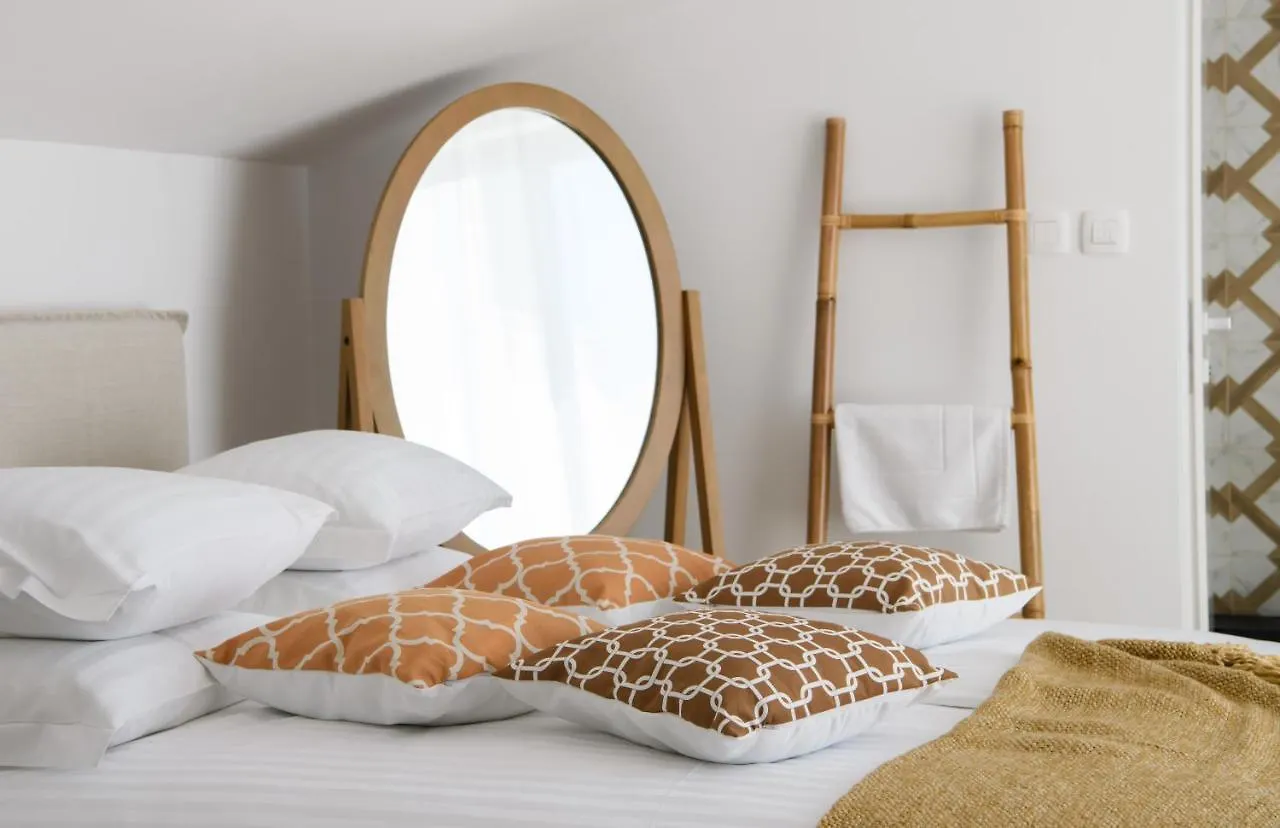 Gallery Luxury Suites & Rooms-Only Adults Split 0*,